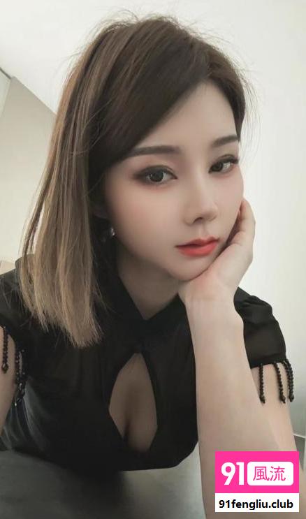 颜值服务性美女